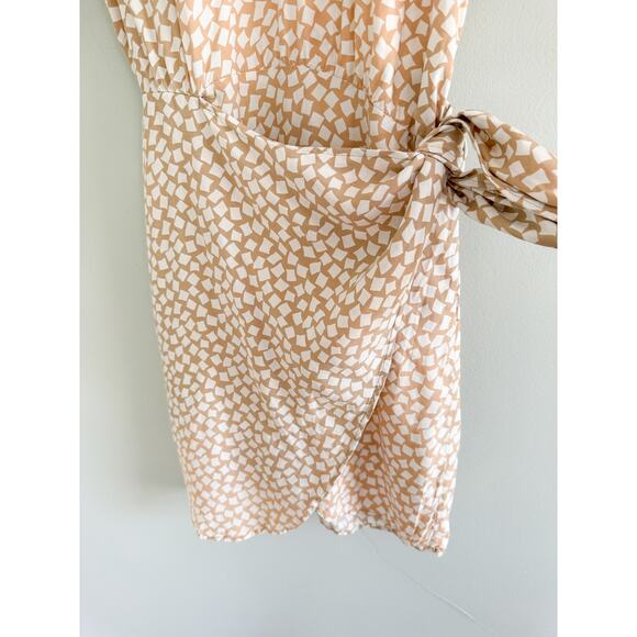 & Other Stories | Tan and White Knot Detail Faux Wrap Mini Dress | Sz 4 - Picture 5 of 12